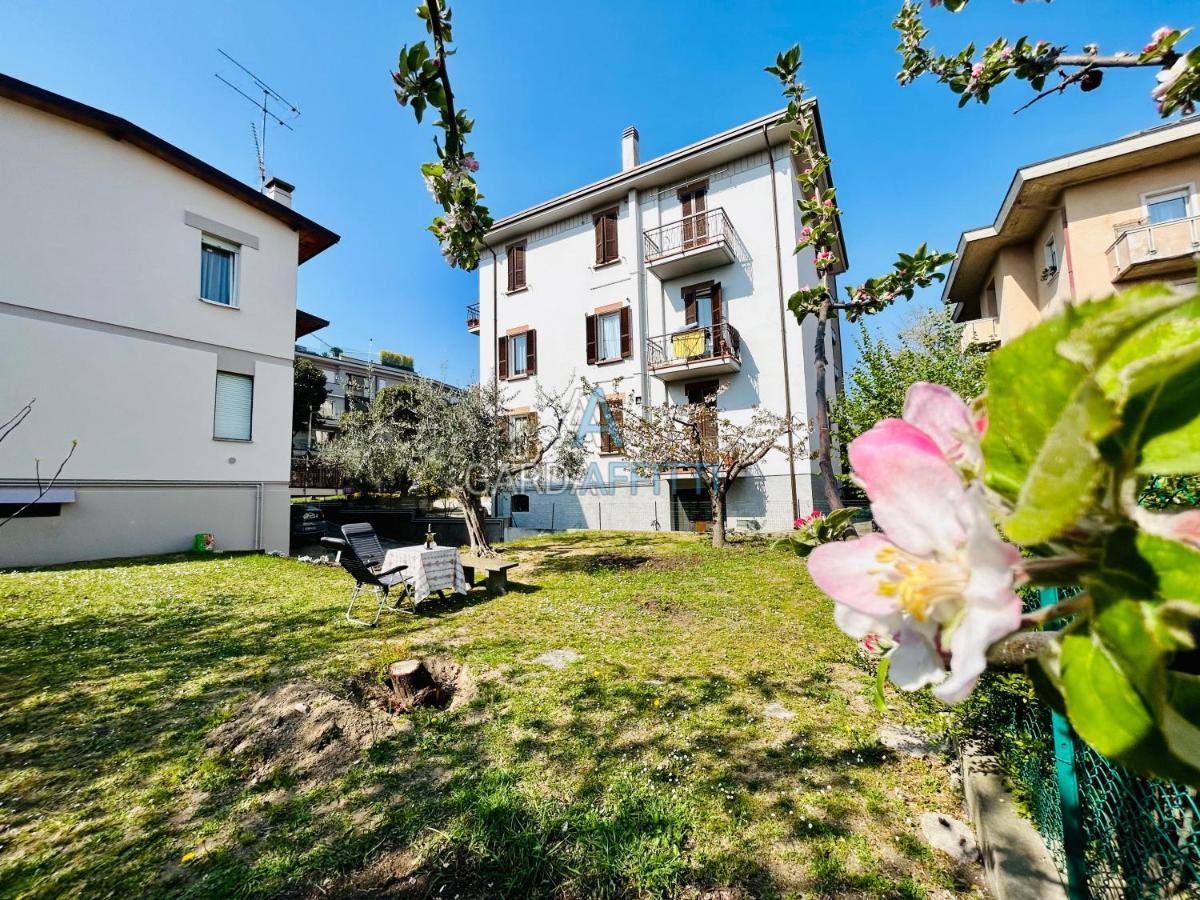 Ares Apartment - Vicino Al Lago Di Garda E Alla Stazione Treno Desenzano del Garda Exterior foto