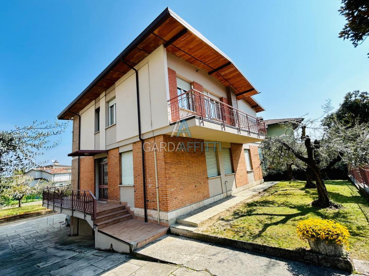 Ares Apartment - Vicino Al Lago Di Garda E Alla Stazione Treno Desenzano del Garda Exterior foto