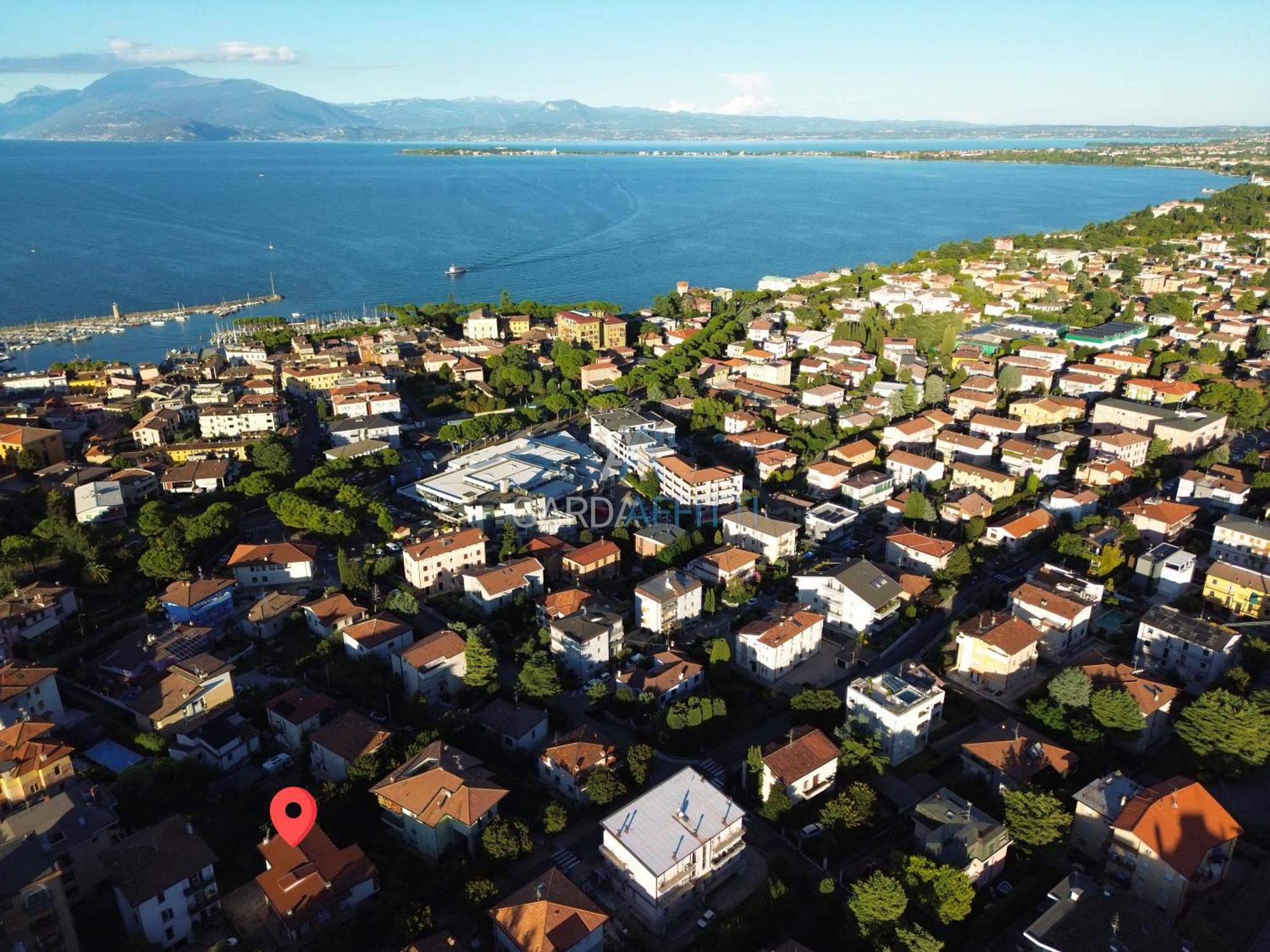 Ares Apartment - Vicino Al Lago Di Garda E Alla Stazione Treno Desenzano del Garda Exterior foto